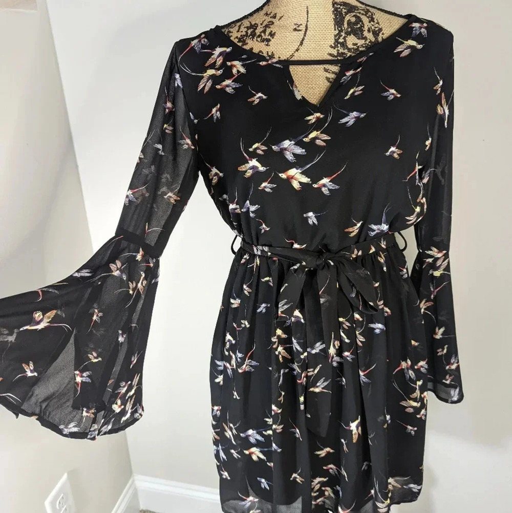 Ya LA Women's dress flowy sleeve Size M